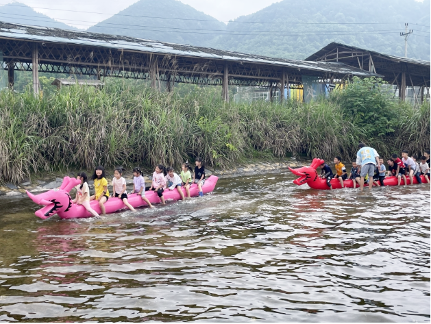 品味經(jīng)典 筑夢童年 爭做新時(shí)代好少年