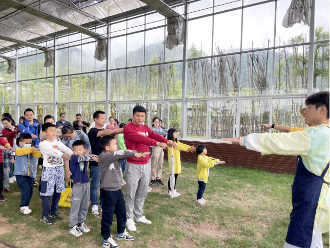 品味經(jīng)典 筑夢童年 爭做新時(shí)代好少年